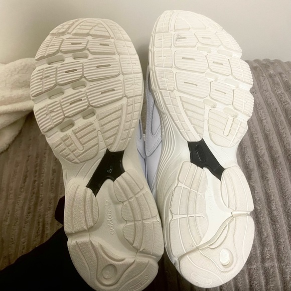 Adidas Chunky White Sneaker - Picture 4 of 5